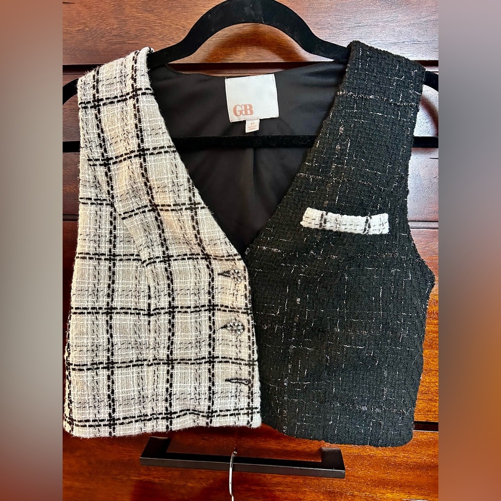 Medium black and white fashion suit jacket